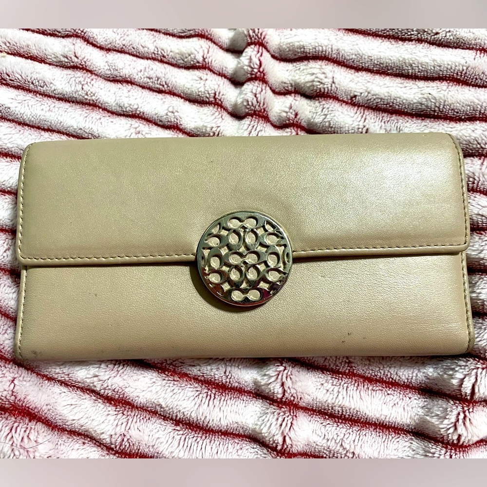 🐎🛍️Vintage COACH Tan/Beige Leather Large Wallet w/ Lavender Silk Pockets🐎🛍️